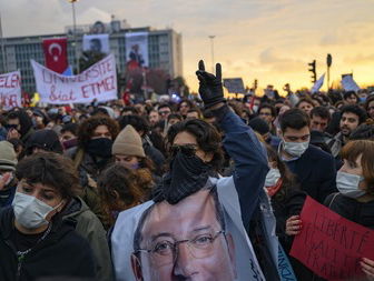 Massale protesten in Turkije na de arrestatie van populaire Istanbulse burgemeester