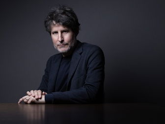 Het uur van de wolven legt de wereld van de grootste machthebbers bloot