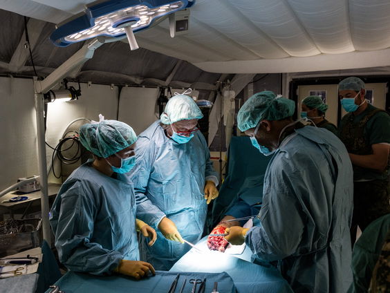 Defensie zoekt chirurgen