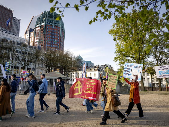 Volgens critici gaan 157 miljoen euro bezuinigen op publieke omroep én betrouwbare journalistiek behouden niet samen