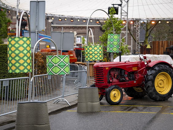Stadsboerin Ellen Willems ontvangt de Koning