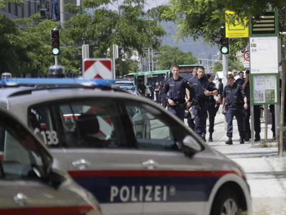 10 doden op middelbare school onder wie de schutter in Oostenrijkse Graz, schutter was oud-leerling