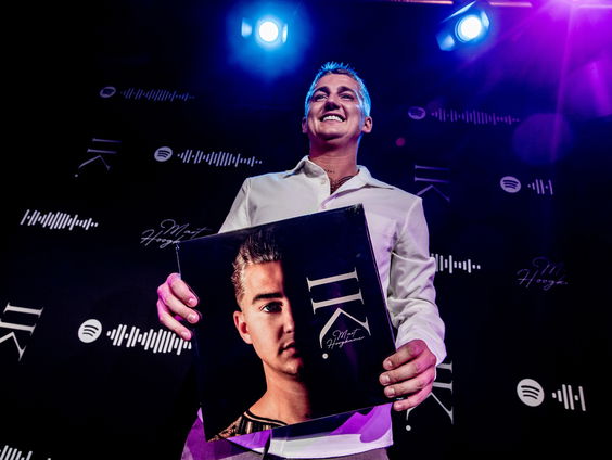 Mart Hoogkamer over zijn nieuwe single 'In De Naam Van'