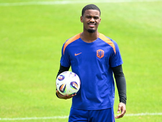 Hoe beïnvloedt de transfermarkt de levens van jonge voetballers?