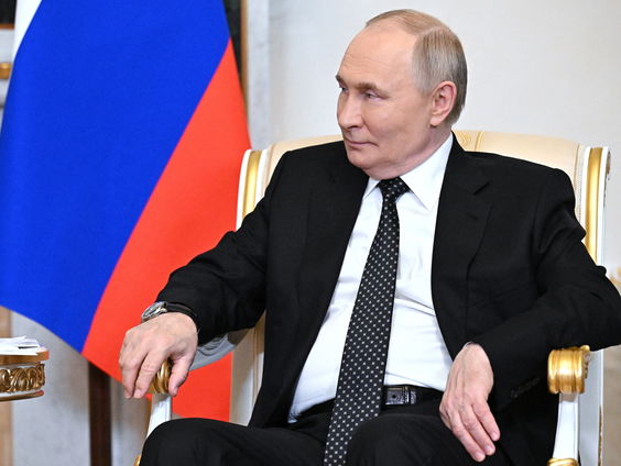 Poetin lijkt nog altijd onaantastbaar, ondanks internationale druk