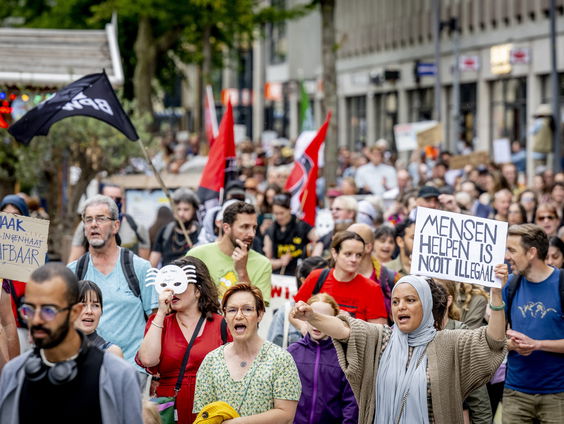 Geen schoonheidsprijs voor de asielwetten, vindt ook de Raad van State