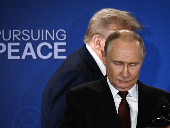 Trump en Poetin praten achter gesloten deuren