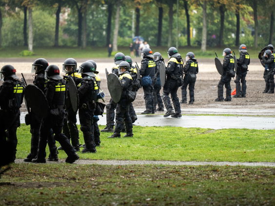 'Wapenuitrusting ME'ers moet worden uitgebreid'