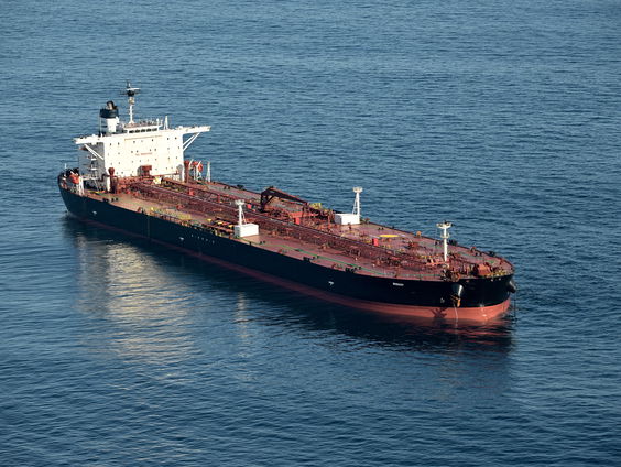 Frankrijk onderschept vermoedelijk Russische olietanker: wat betekent het onderscheppen van schepen?