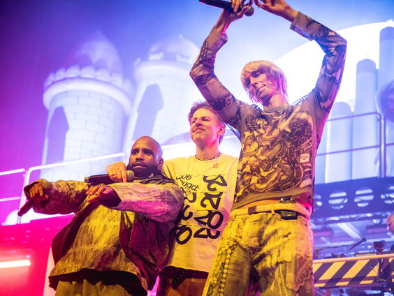 De Jeugd van Tegenwoordig bestaat 20 jaar en is voor taalkundigen nog steeds interessant