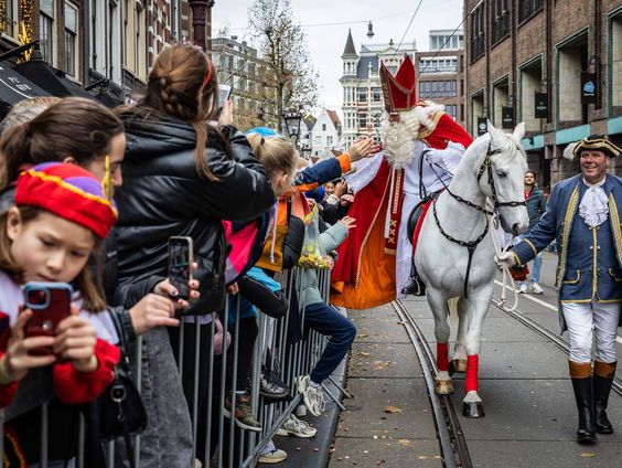Geeft de sinterklaascommercial van Bol.com valse hoop aan kinderen van gescheiden ouders?