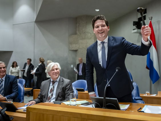 Wie is de nieuwe Tweede Kamervoorzitter Thom van Campen?