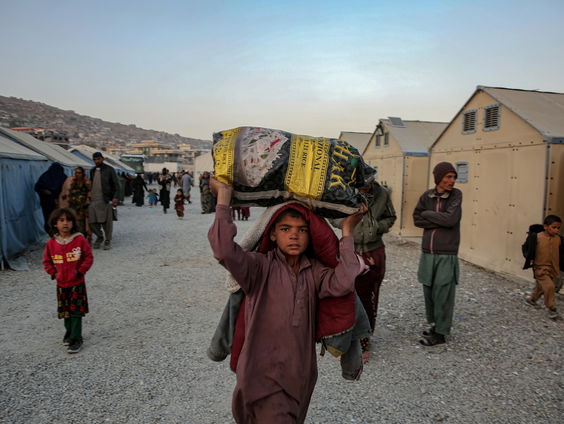 Pakistan zet duizenden Afghanen uit