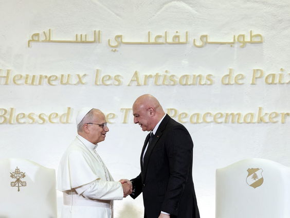 Paus Leo verwelkomd in hoogbeveiligd Libanon