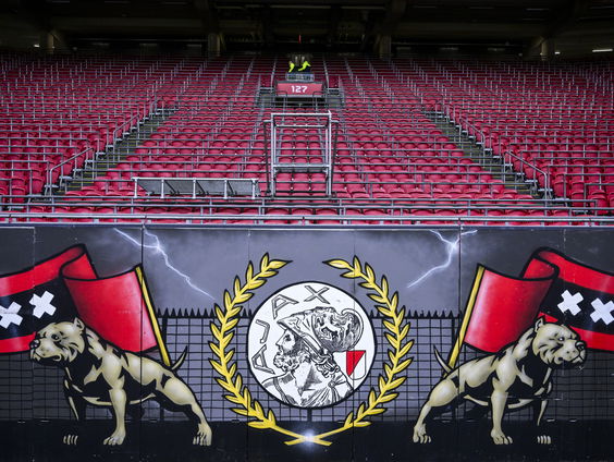 Waarom het runnen van voetbalbedrijf Ajax zo lastig is