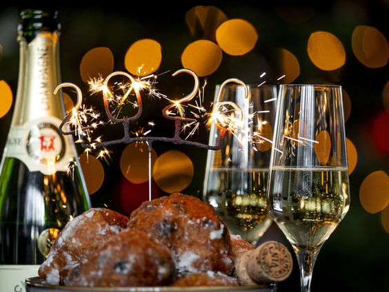 Alvast proosten op het nieuwe jaar bij pre-Oud en nieuwfeest