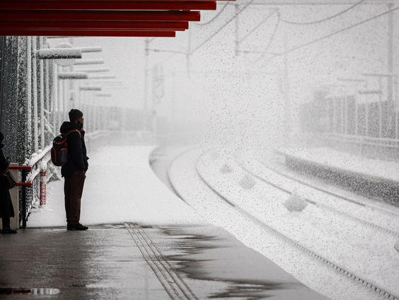 NS: Tot zeker 10.00 geen treinen door winterweer, wisselstoringen en IT-storing