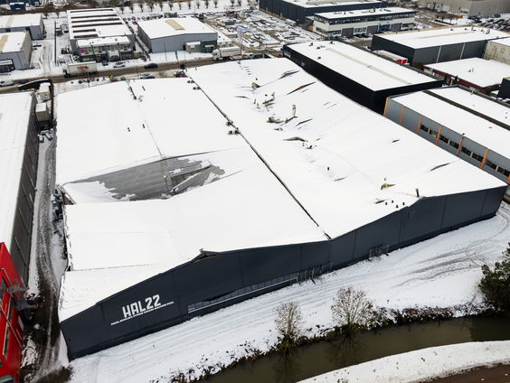 Bedrijven die sneeuw van platte daken haalt hebben het druk