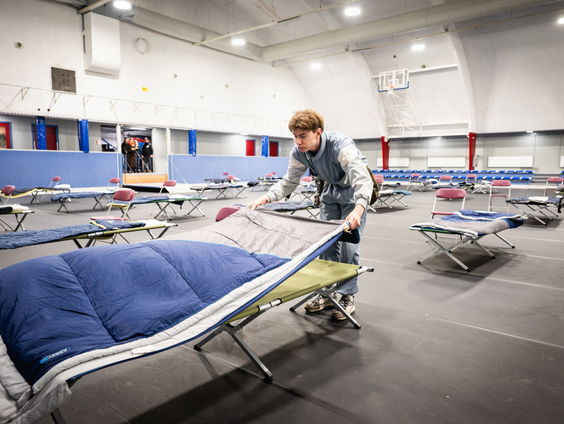 De nachtopvang zit mutje vol, Amsterdam plaatst extra bedden bij