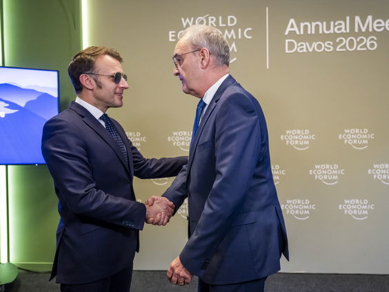 De harde woorden van Macron richting Trump