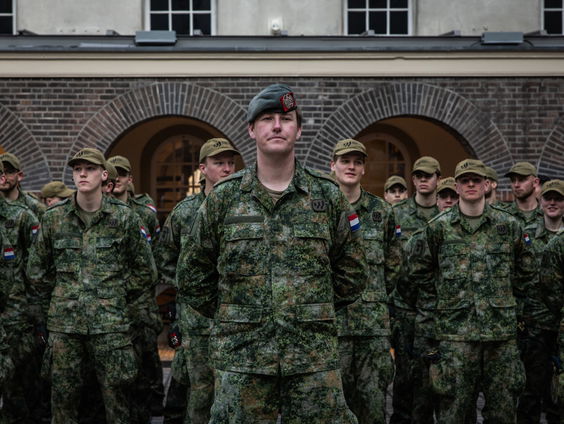 Verdient een militair een tweede kans in plaats van ontslag bij ernstig vergrijp?