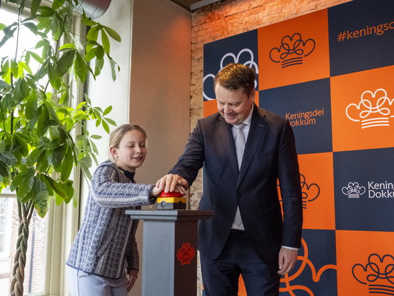 Hoe kijkt de burgmeester van Dokkum terug op 'Keningsdei'?