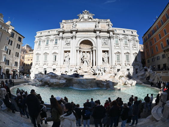 5voor12: Waarom gooien we geld in de Trevi-fontein?