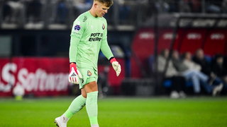 Keeper Ronald Koeman jr scoort winnende doelpunt