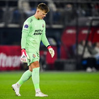 Keeper Ronald Koeman jr scoort winnende doelpunt