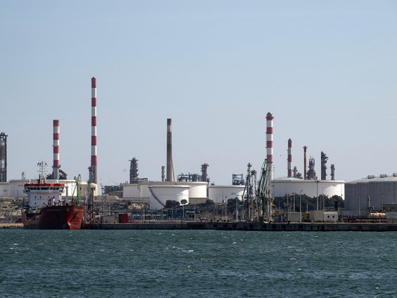 Welke landen vangen de hardste klappen door de blokkade van de Straat van Hormuz?