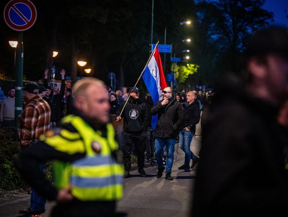 Het panel van De Rode Draad: protesten tegen azc's