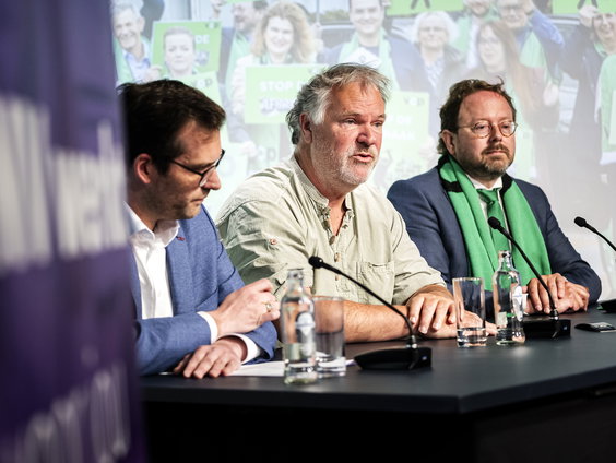 Vakbonden dreigen met acties vanwege bezuinigingen op sociale zekerheid