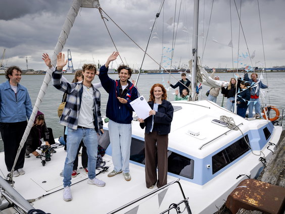Nieuwe klimaatzaak tegen Haven Rotterdam: 'Stop met alle fossiele activiteiten'
