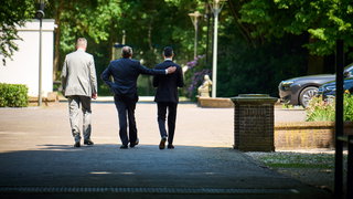 Vakbonden boos weggelopen bij onderhandelingen met kabinet; hoe nu verder? ...