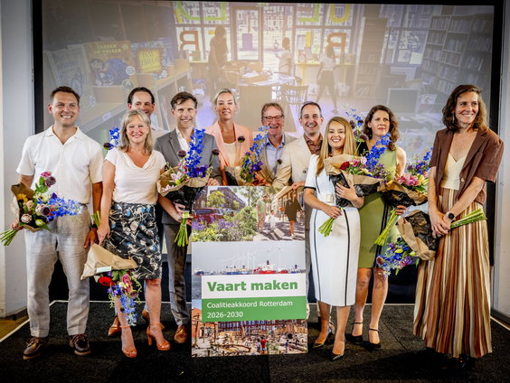 Rommelige start voor de kersverse colleges in Den Haag en Rotterdam