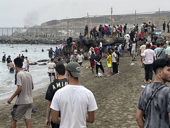Ceuta enorm overdonderd door instroom van migranten