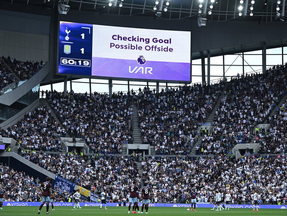 Terug naar Toen: eerste voetbalwedstrijd met VAR