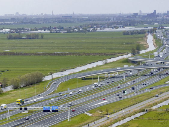 Tien miljoen auto's in Nederland: een vloek of een zegen voor ons land?