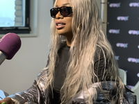 I Am Aisha belt onverwachts in bij Chris & Annelijn: "Ik krijg hier rillingen van"