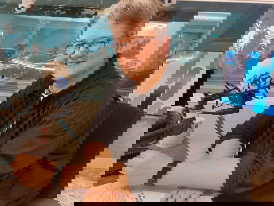 Hoe werp je autocraten omver?