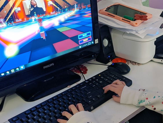 Nederlandse kinderen actief in chatgroepen voor seksuele afpersing en geweld