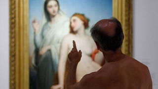 Kunstliefhebbers bezoeken naakt het Limburgs Museum