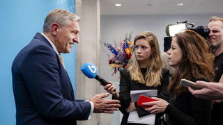 De 'uitgestoken hand' van D66 en het CDA