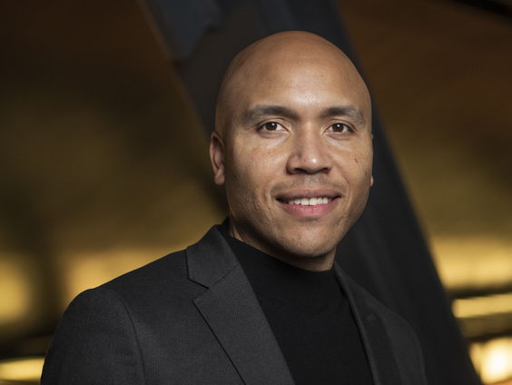 ITA-directeur Clayde Menso stopt 'De Tussenruimte' van Hannah Arendt in De Tijdcapsule