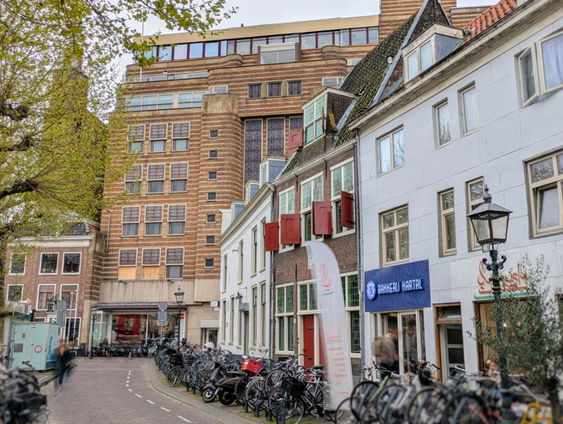 Popup-club De Kelder opent in oud V&D-gebouw in Haarlem