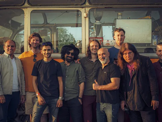 'De Niemanders' maken muziek met asielzoekers