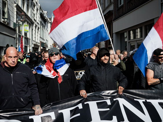 Zorgen om druk op raadsleden bij besluitvorming over AZC's