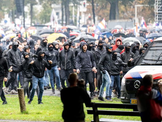 Betrokkenen bij rellen in Den Haag via supersnelrecht voor de rechter