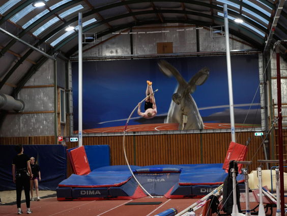 Femke Pluim over polsstokhoogspringer Menno Vloon: 'Een bonk spier en een hoop lef'