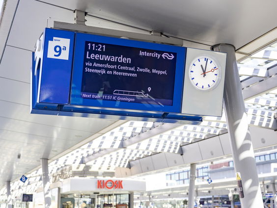 NS-borden op donkere modus: goed nieuws voor slechtzienden